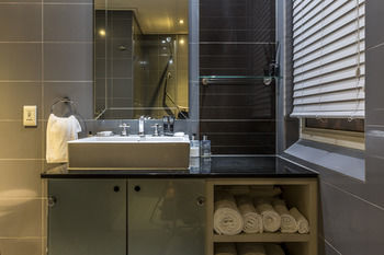 Apartment 318 Royale