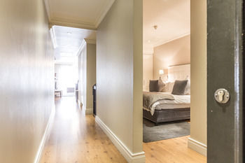 Apartment 318 Royale