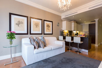 318 Royale Apartment *